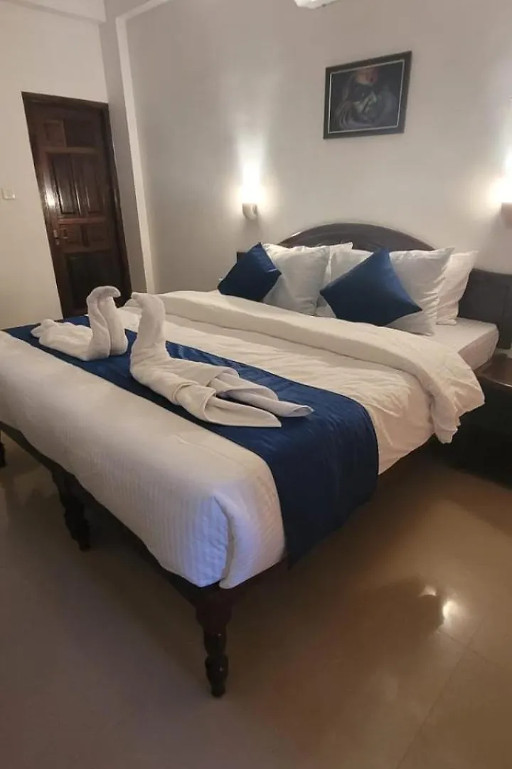 Tippys Beach Resort Ковалам